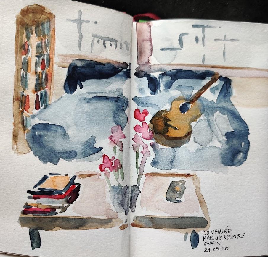 canapé, guitare et table basse